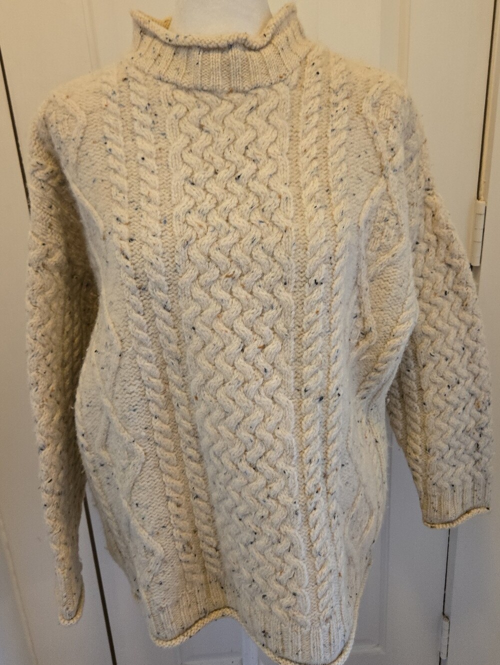 Aran Crafts Cream Speckled Cable Knit Crewneck Sweater Size M